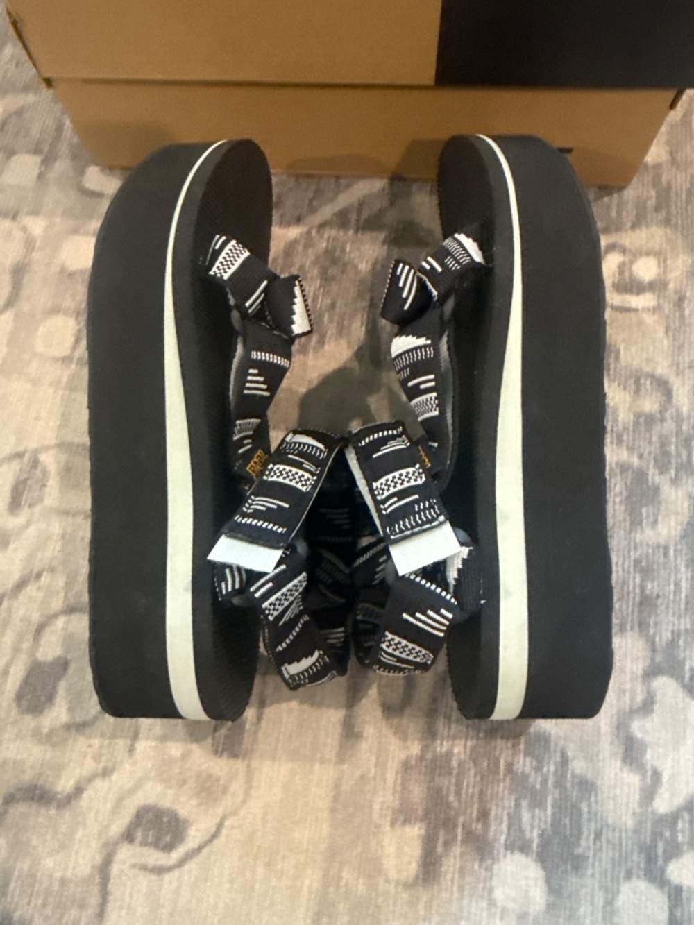NIB Teva Women's Flatform Universal Sandals - Picture 6 of 7